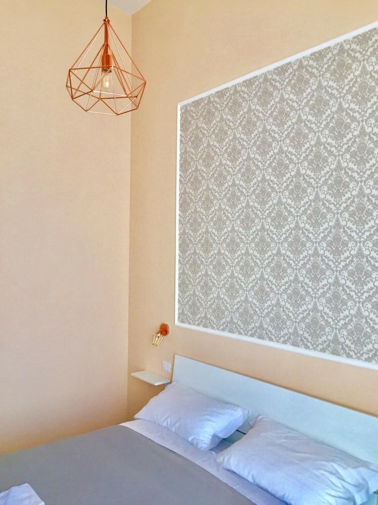 Фото Amedeo Square