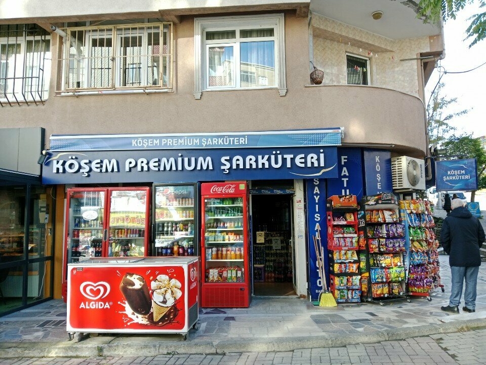 المشروبات الكحولية Kosem Liquor Store and Delicatessen ، اسطنبول، صورة