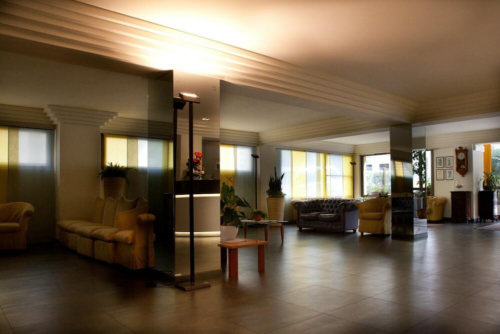 Фото Hotel City
