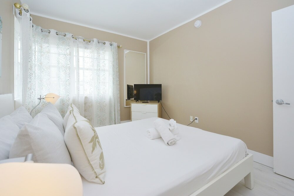 Фото 335 Ocean Walk Apartments