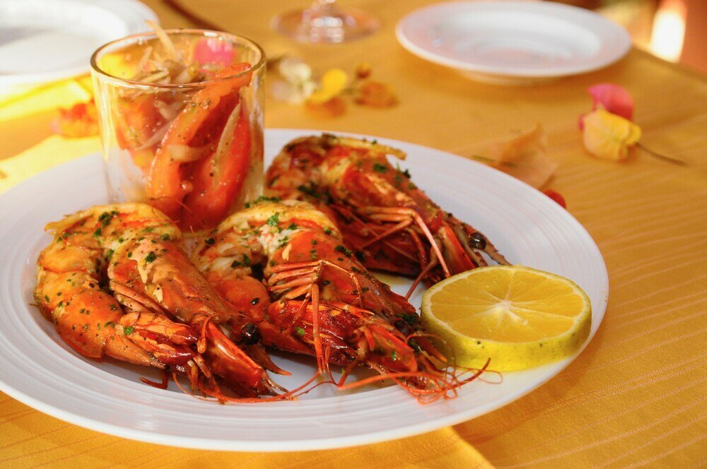 Фото Leo's Beach Hotel & Restaurant - Adults Only