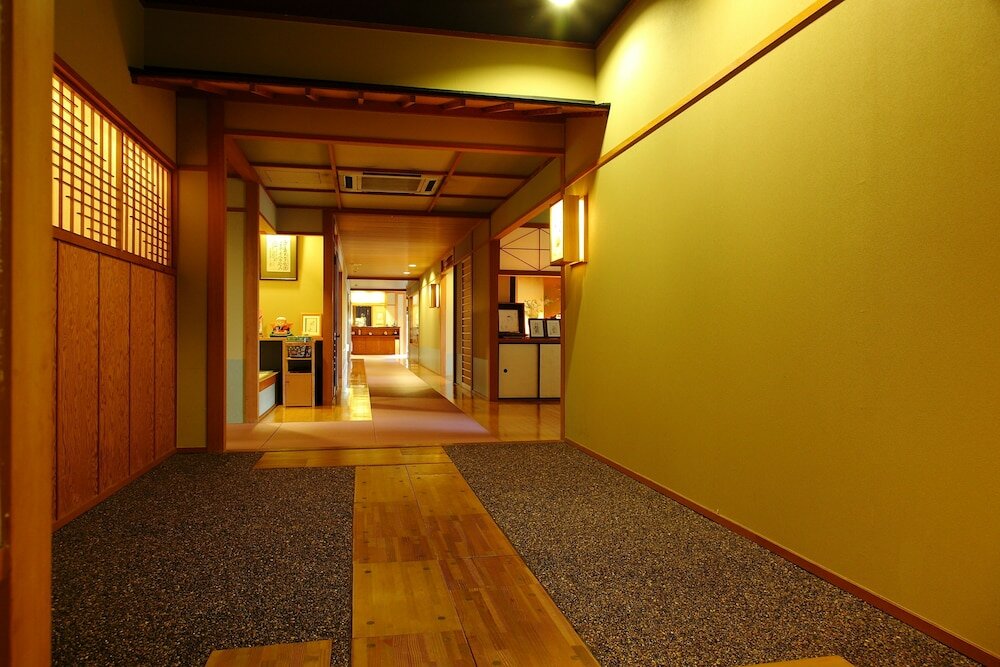 Фото Syunjuan Hasshokaku Mizunowo