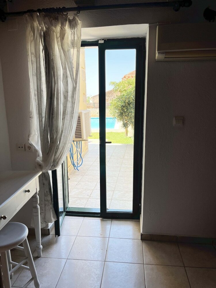 Фото Skandalis Traditional Suites