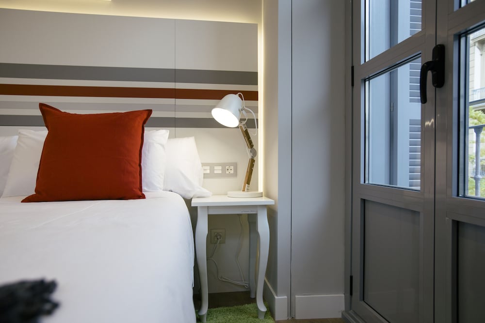 Фото Legazpi Doce Rooms & Suites