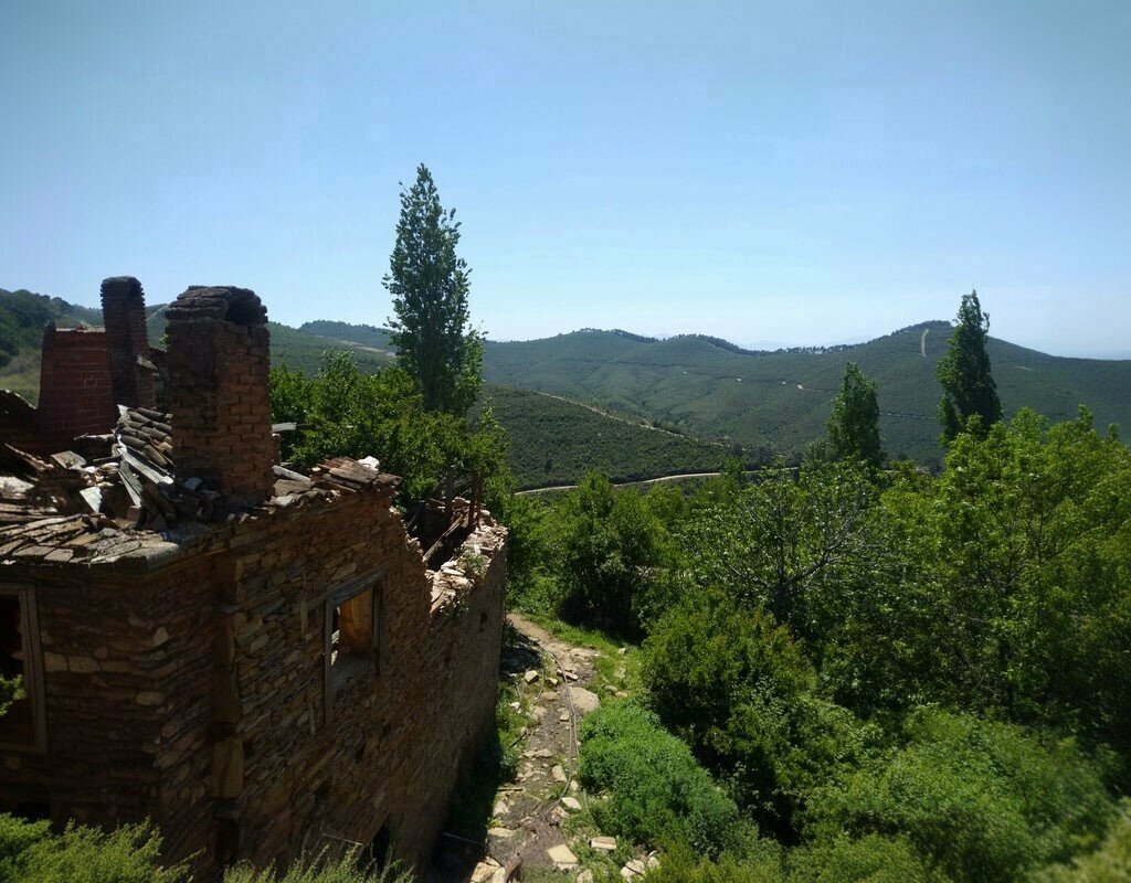 Primary school Sariyurt Primary School, Bayindir, photo
