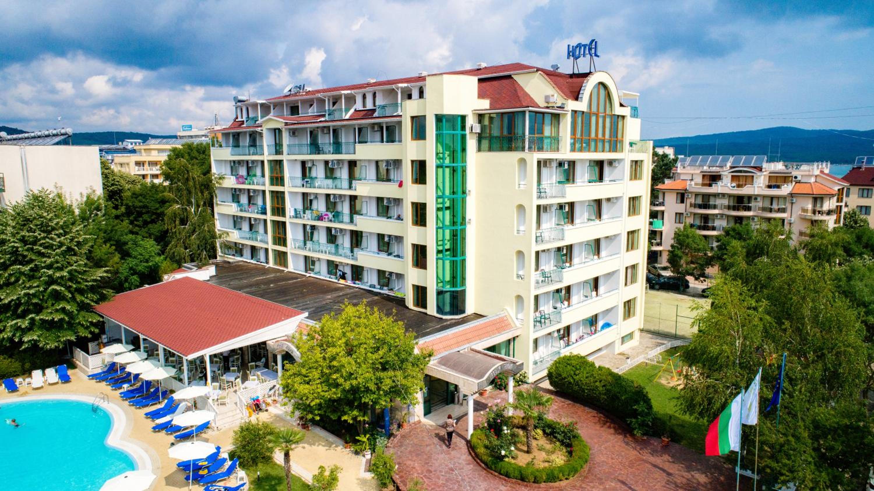 Фото отеля 1