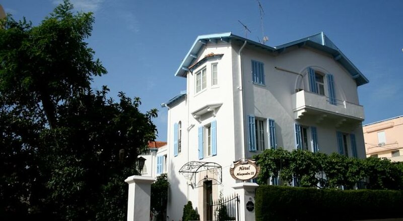 Гостиница Alexandre III в Каннах
