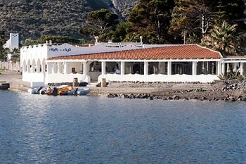 Гостиница Mari del Sud Resort & x26; Village