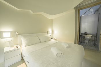 Фото Napoli Chiaia 32 Deluxe Residence