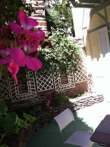 Фото Garden Hotel