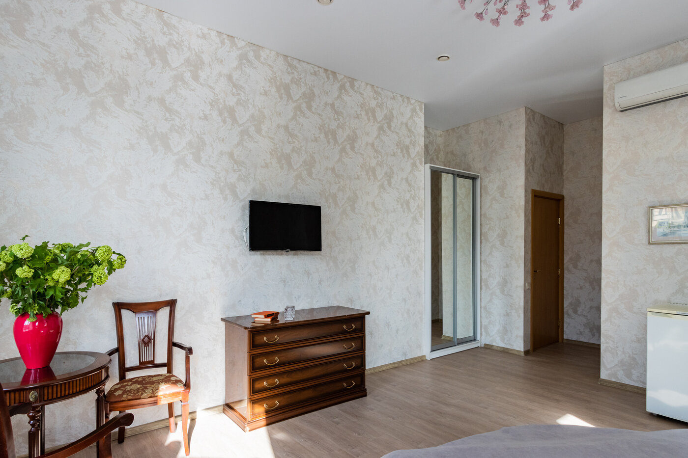 Фото Номера на Площади Восстания