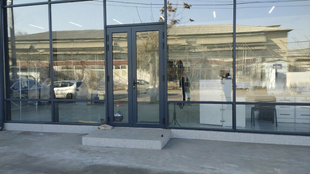 Hardware store Artisan, Osh, photo