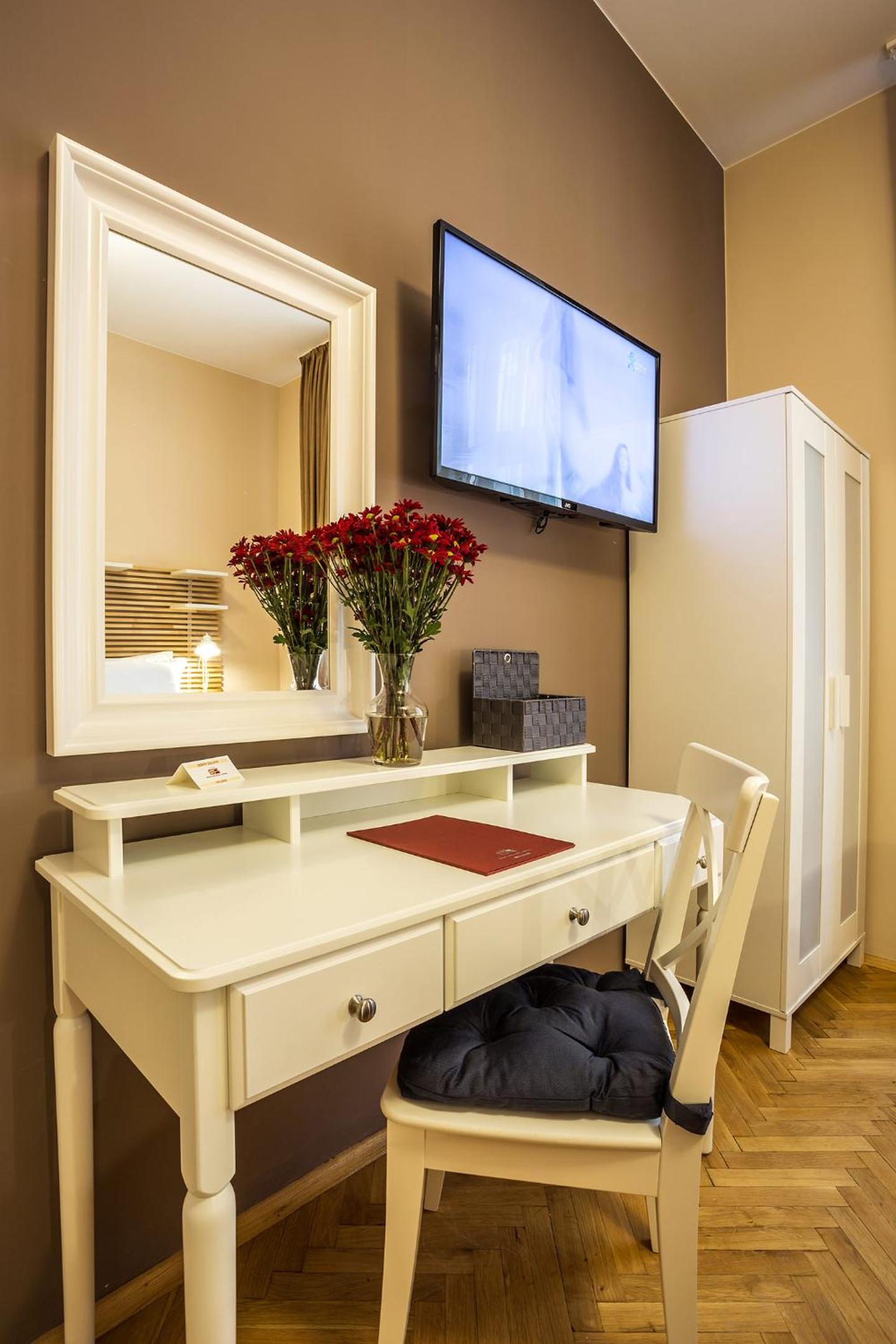 Фото Sofia Place Hotel