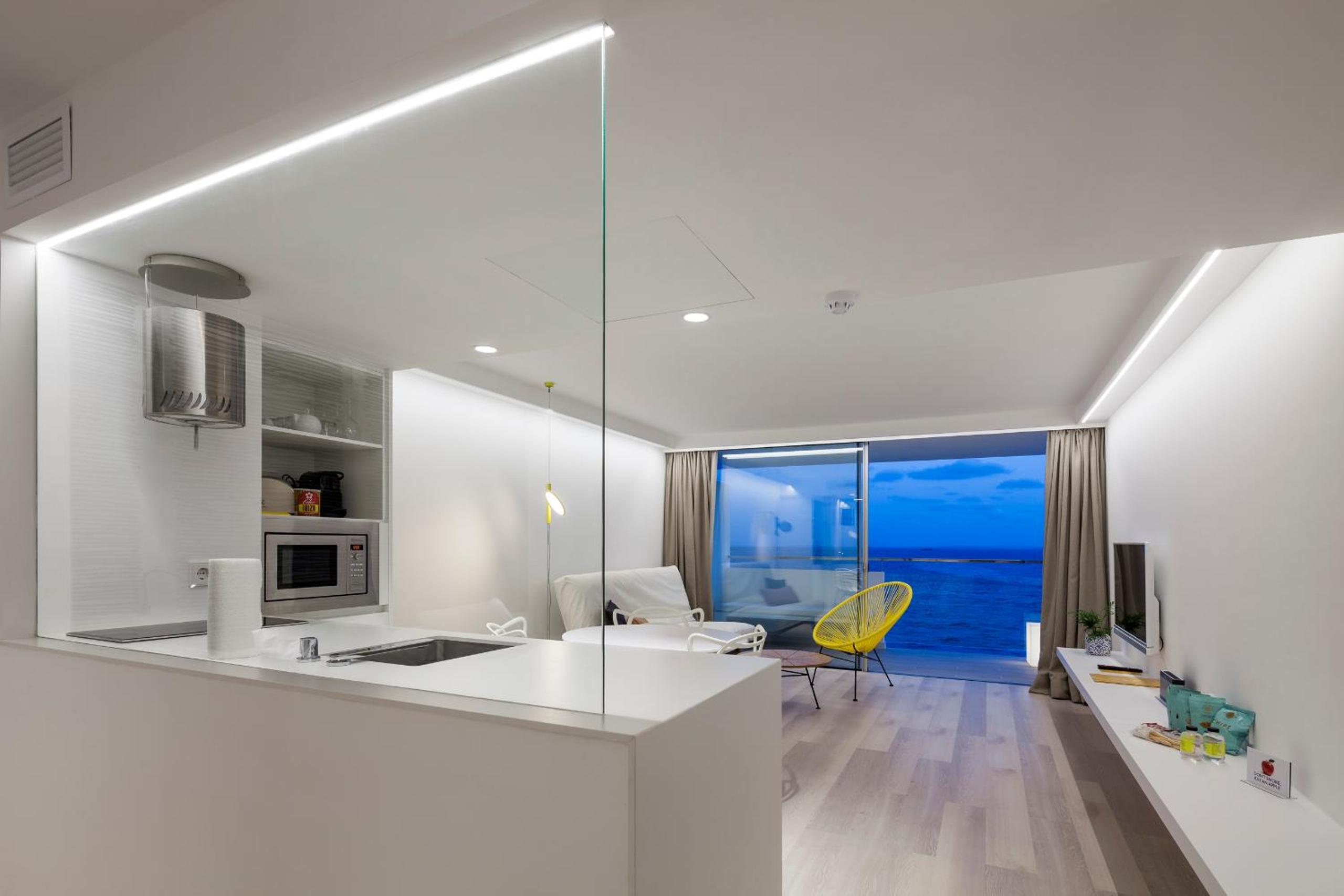 Фото Sud Ibiza Suites