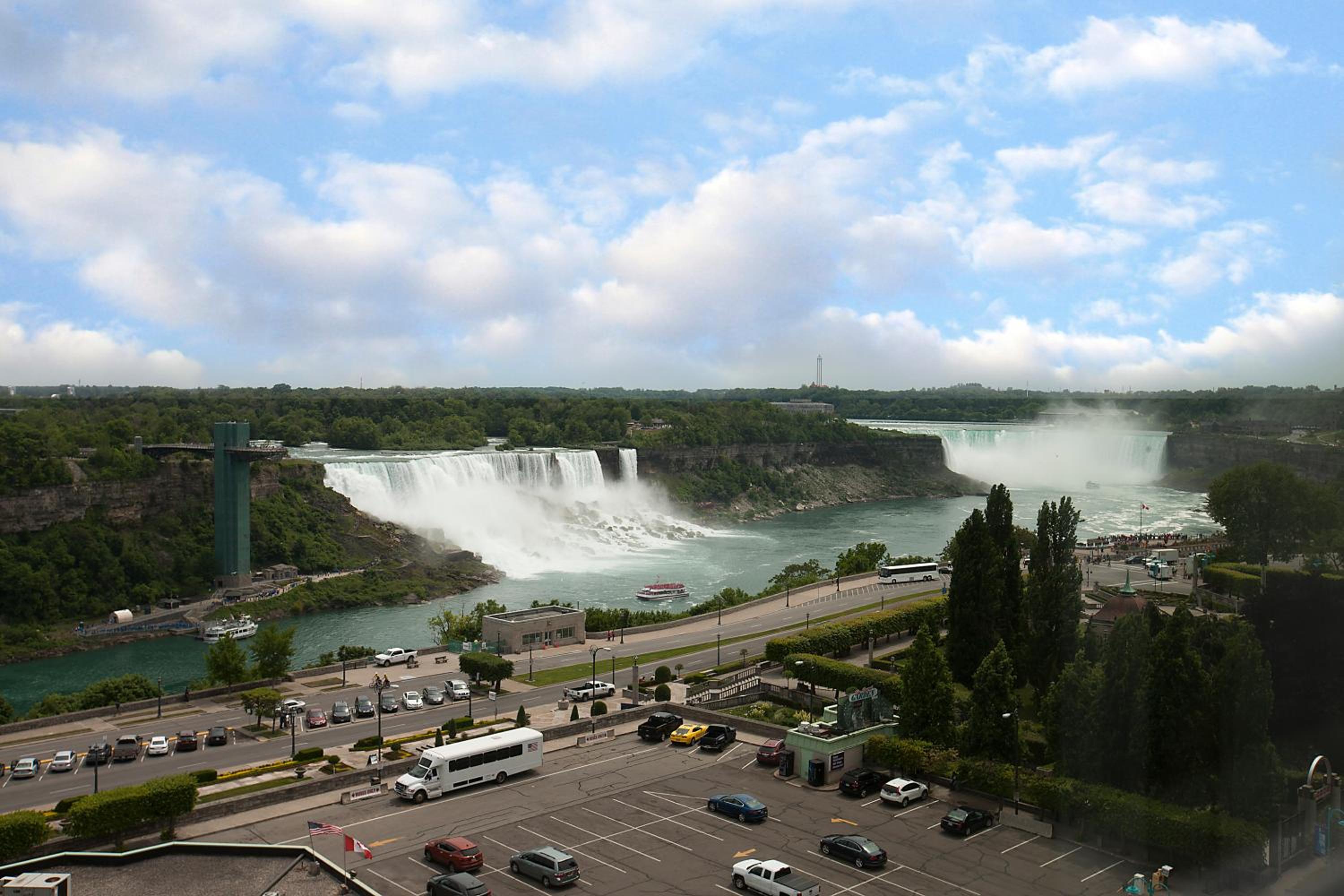 Фото Crowne Plaza Niagara Falls Fallsview
