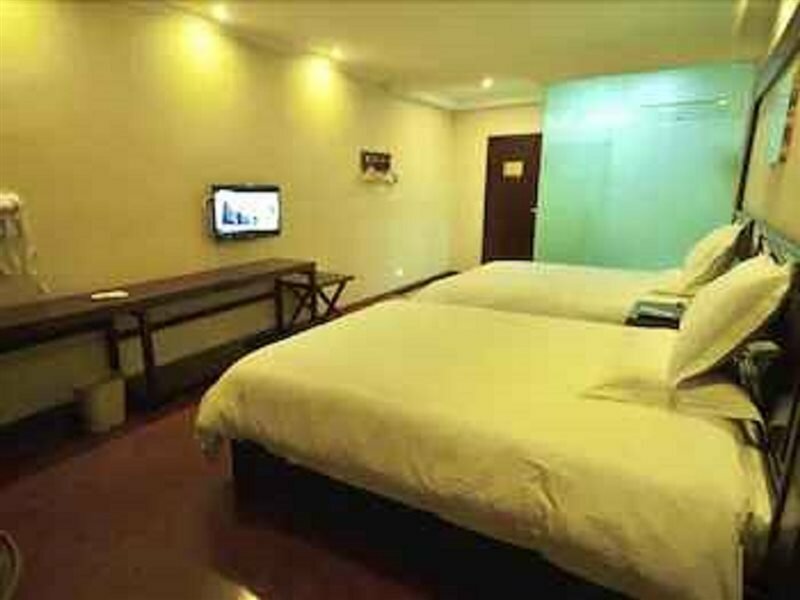 Фото GreenTree Inn Kunming Chenggong University City Hsr Station Shilin Street Express Hotel