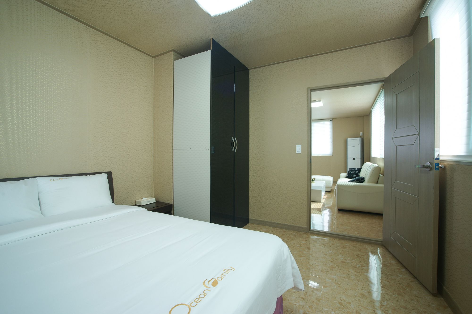 Фото Jeju Ocean Family Hotel