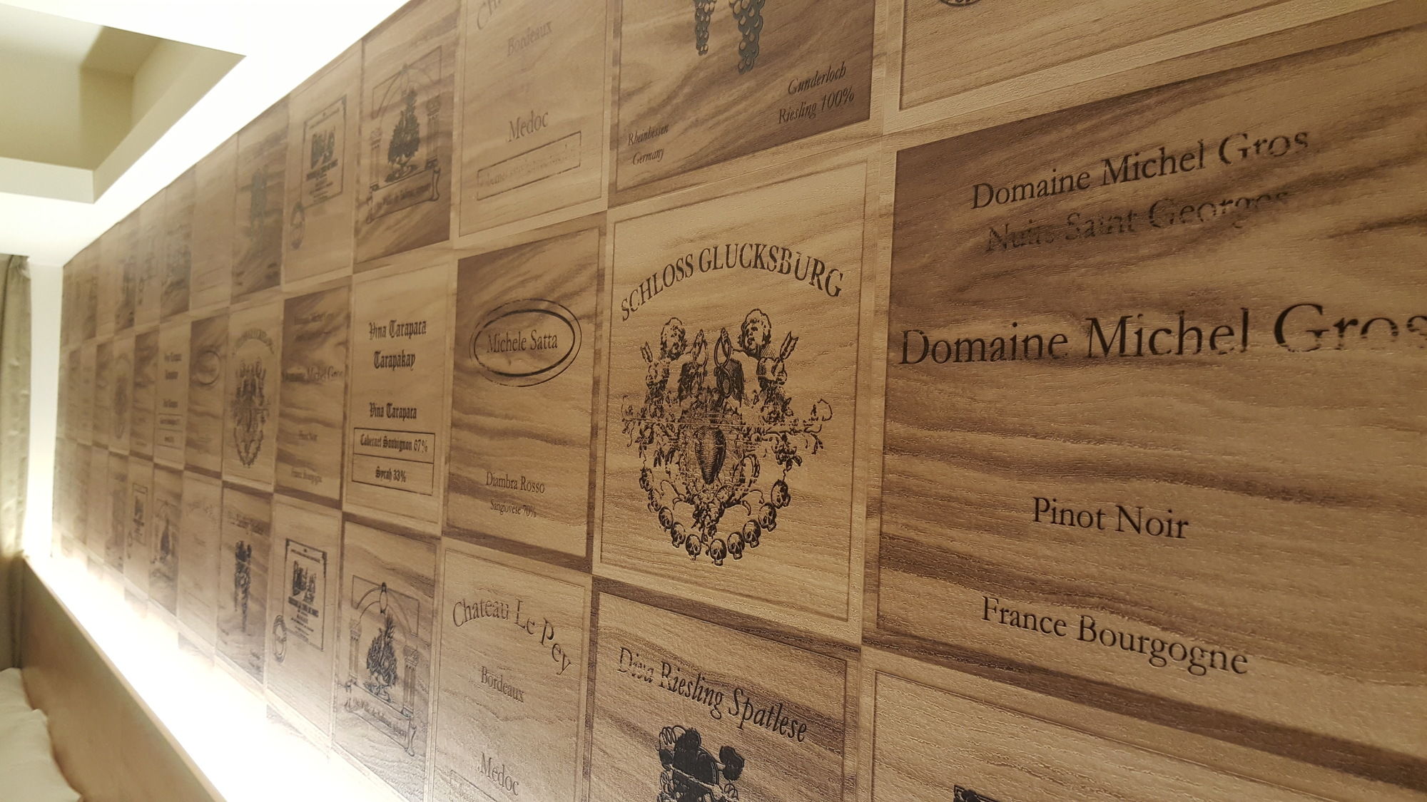 Фото Honey Prince Hotel