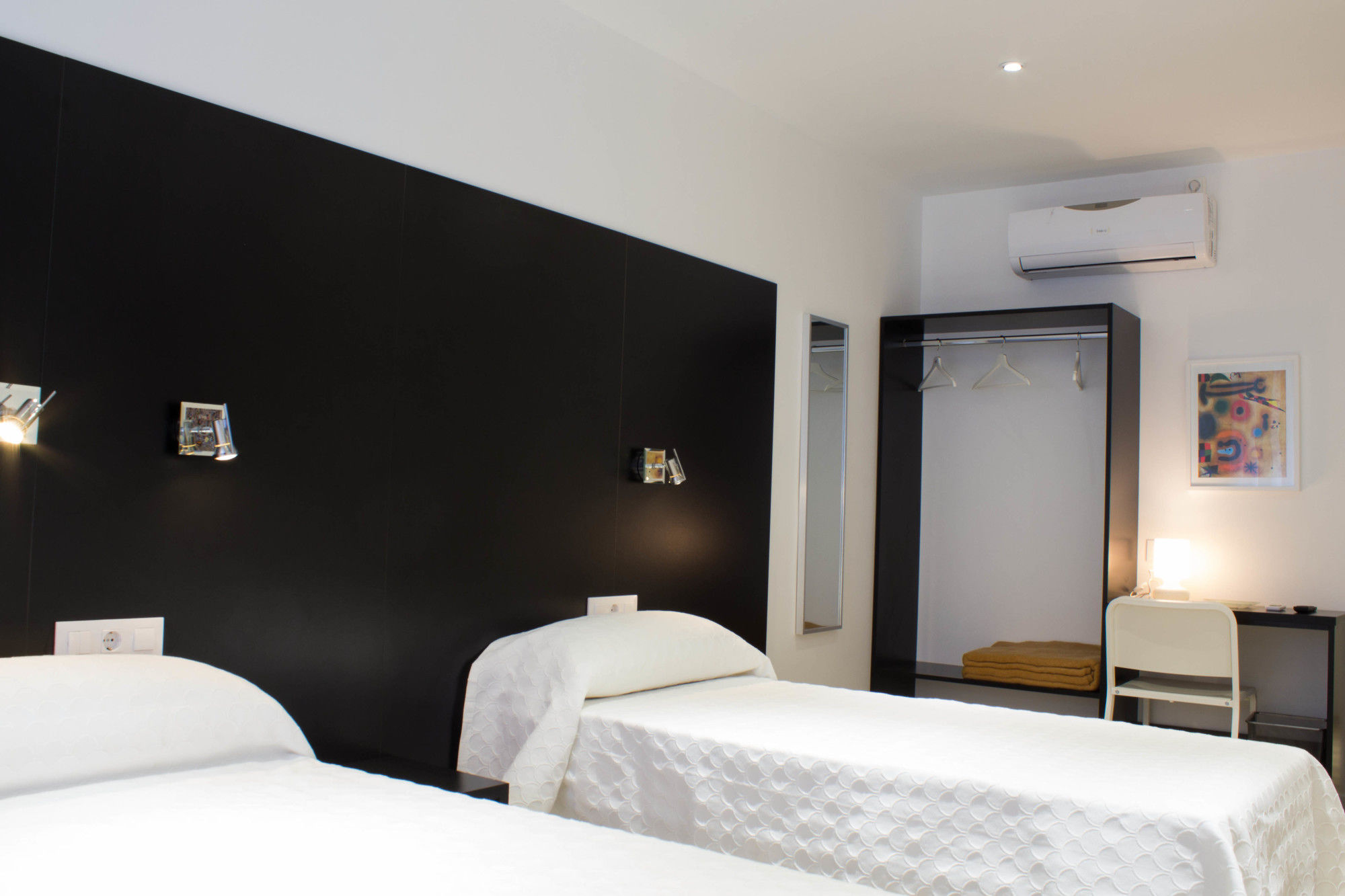 Фото Hostal Nova