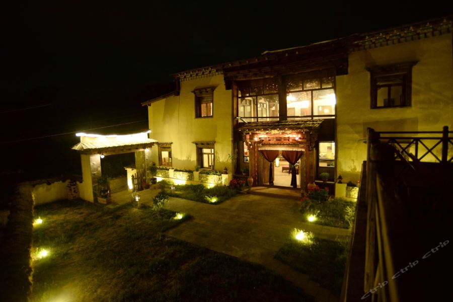 Фото Shangri La E Outfitting Boutique Hotel