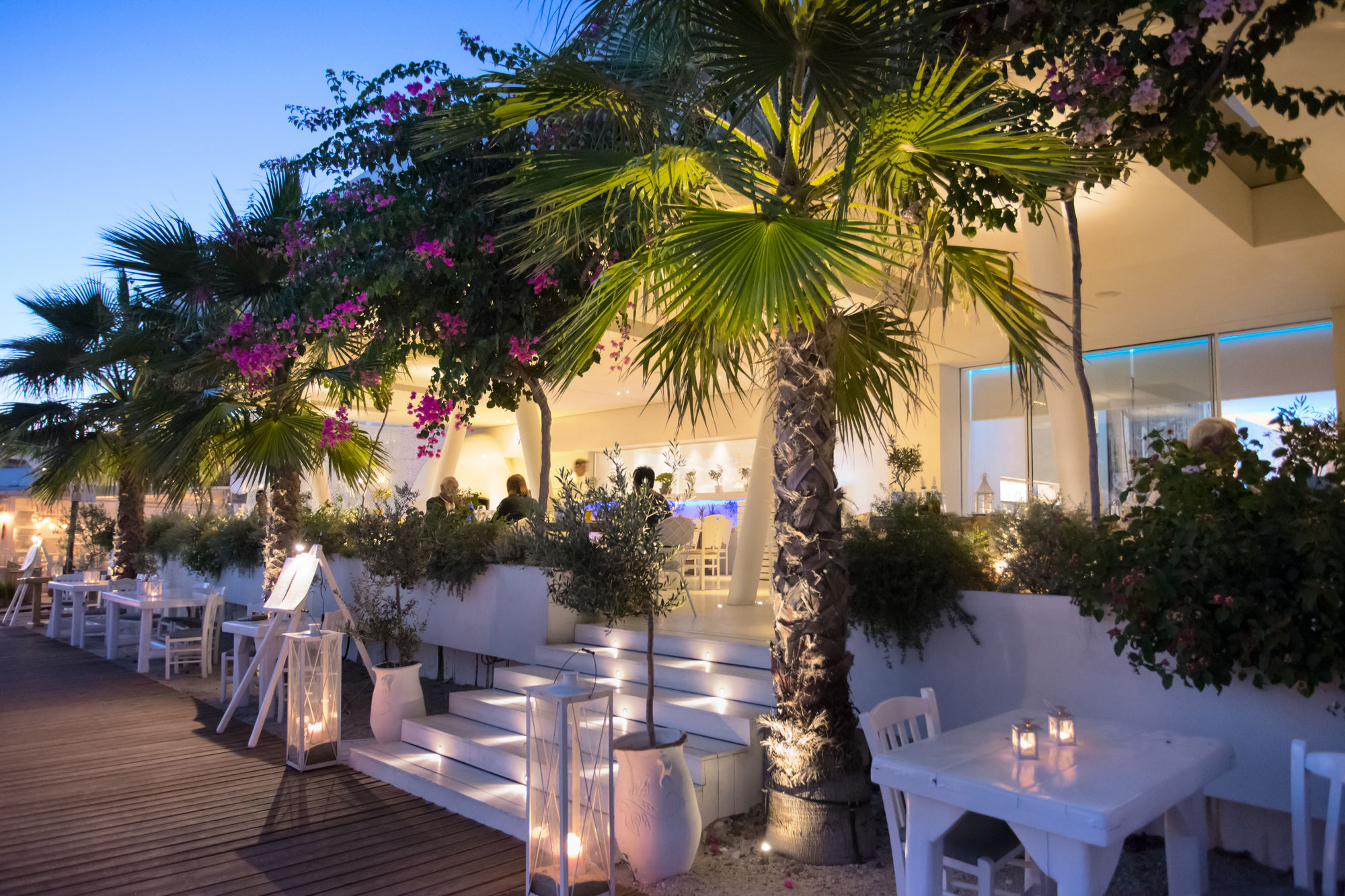 Фото Mykonos Dove Beachfront Hotel