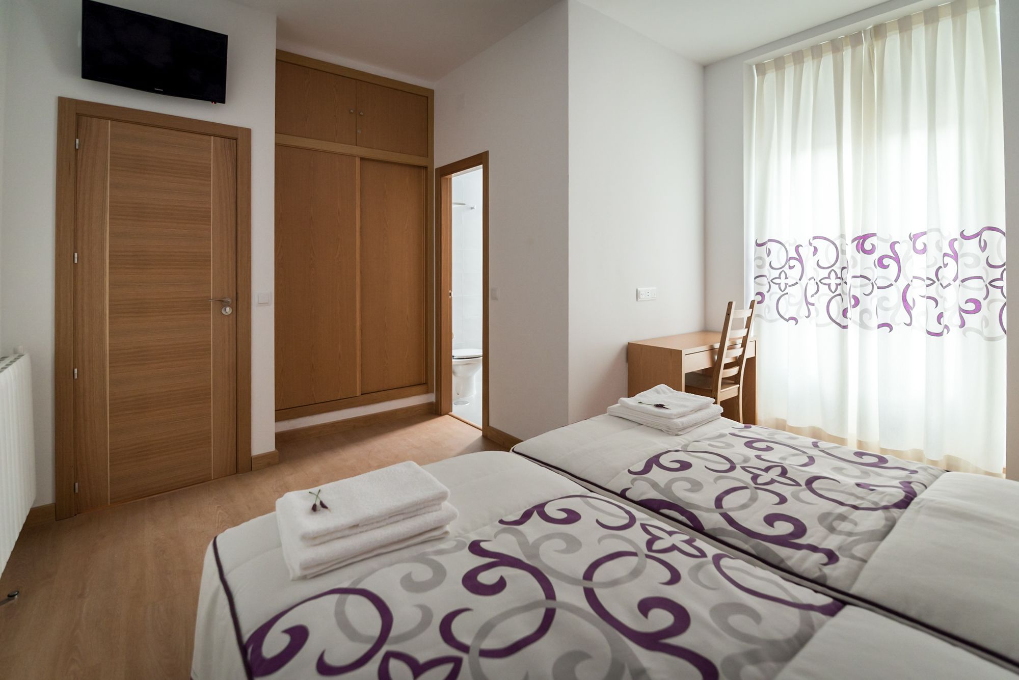 Фото Hostal Carracedo