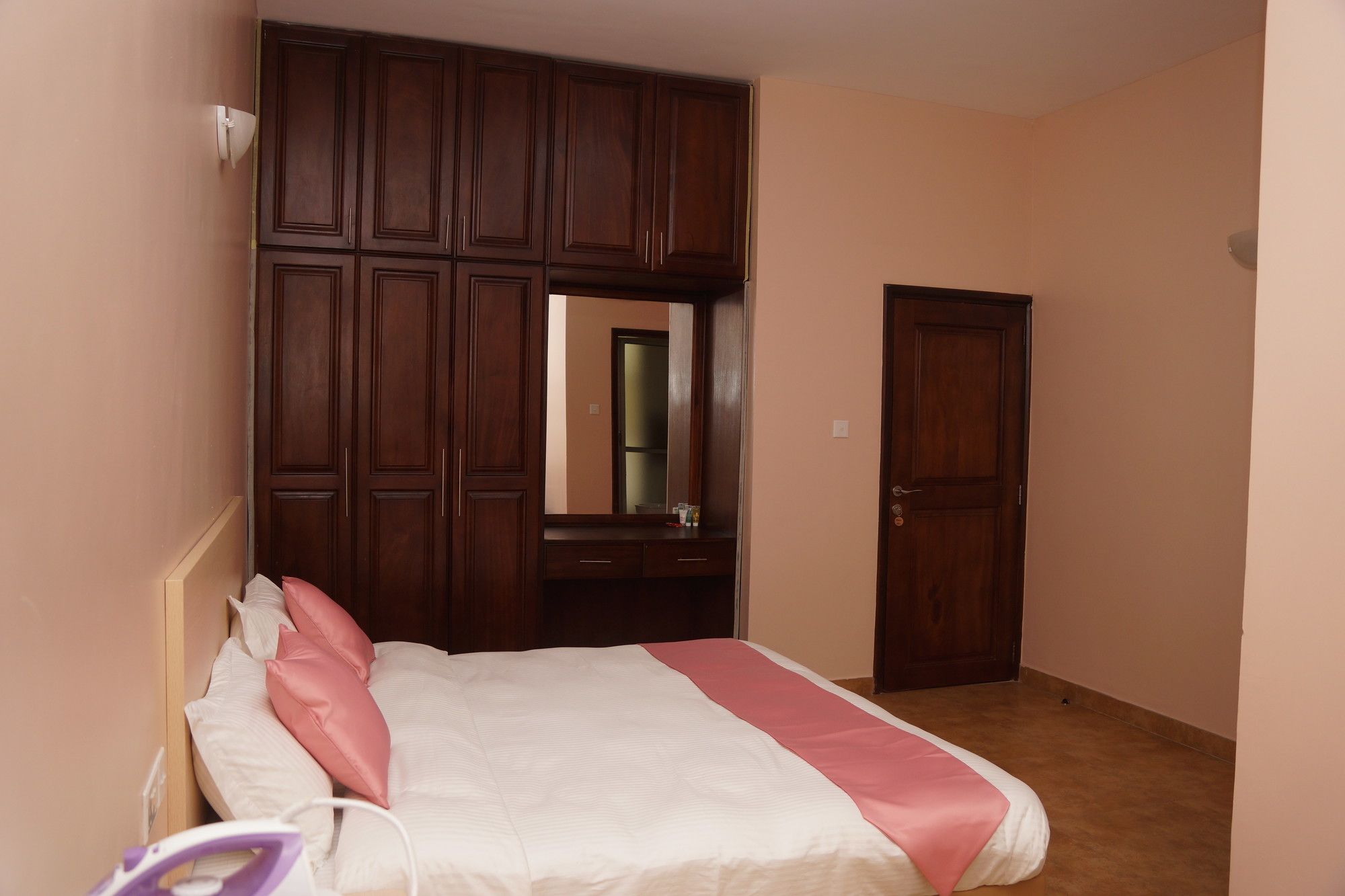 Фото Là Ponye Hotel Apartment