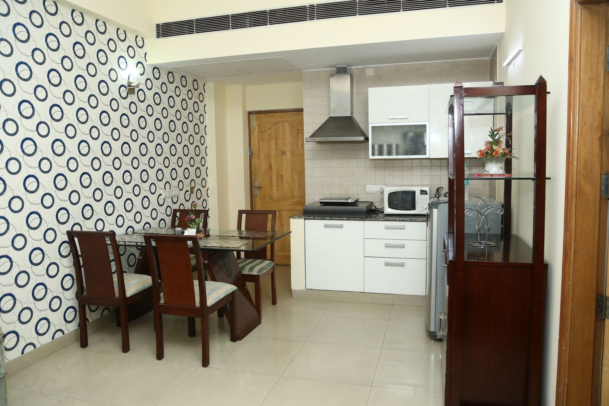 Фото Imperial Apartments