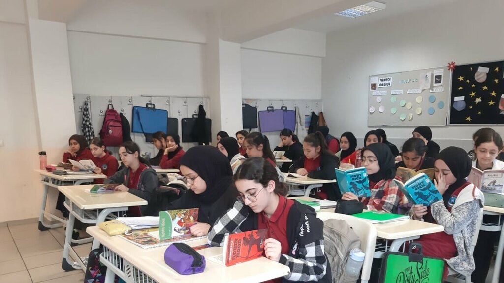 Lyceum Ahmet Unal Girls Anatolian Imam Hatip High School, Istanbul, photo
