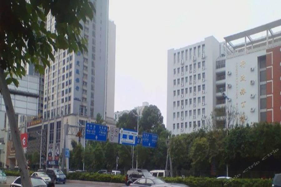 Фото Huaweida Hotel