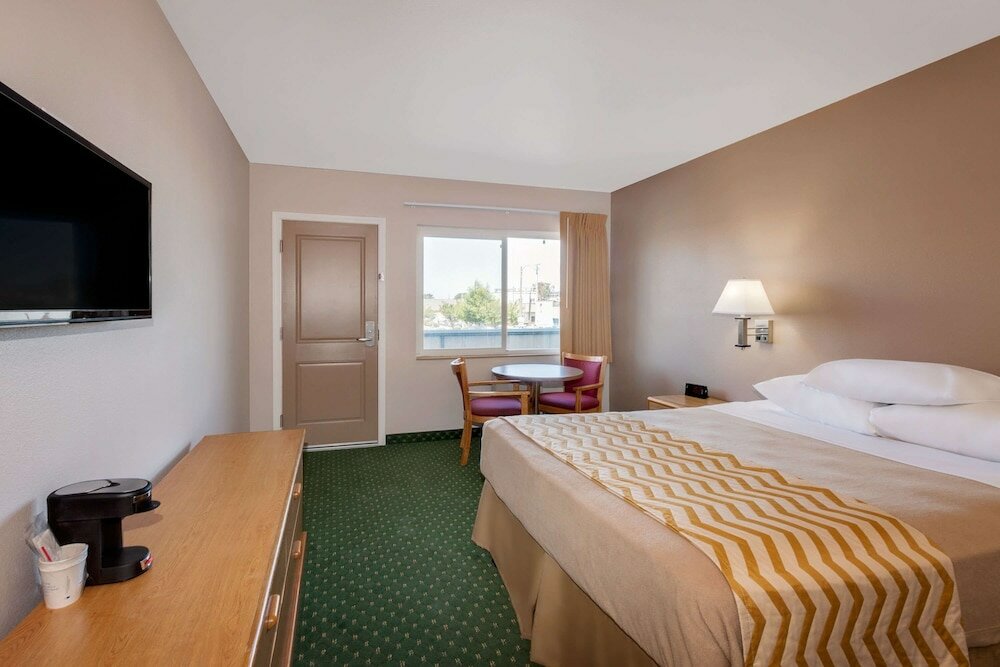 Фото Travelodge by Wyndham Eureka