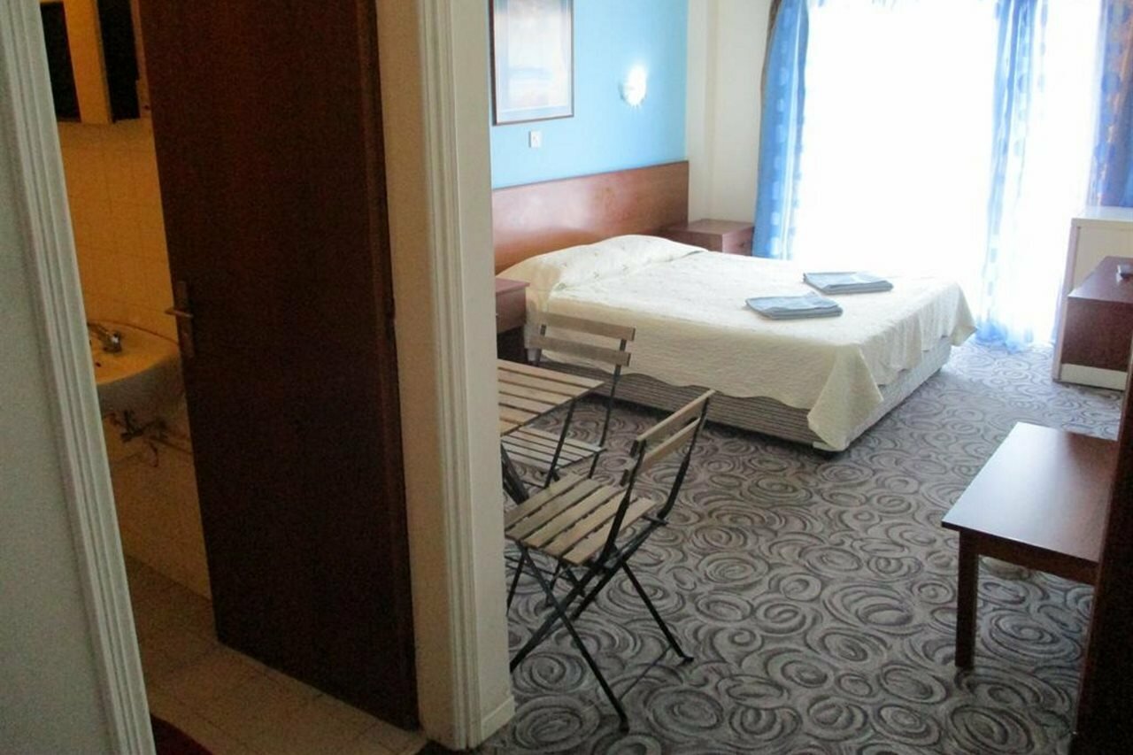 Фото Onisillos Hotel