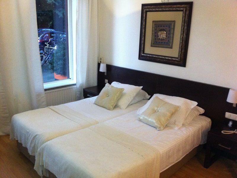 Фото The Arcade Hotel