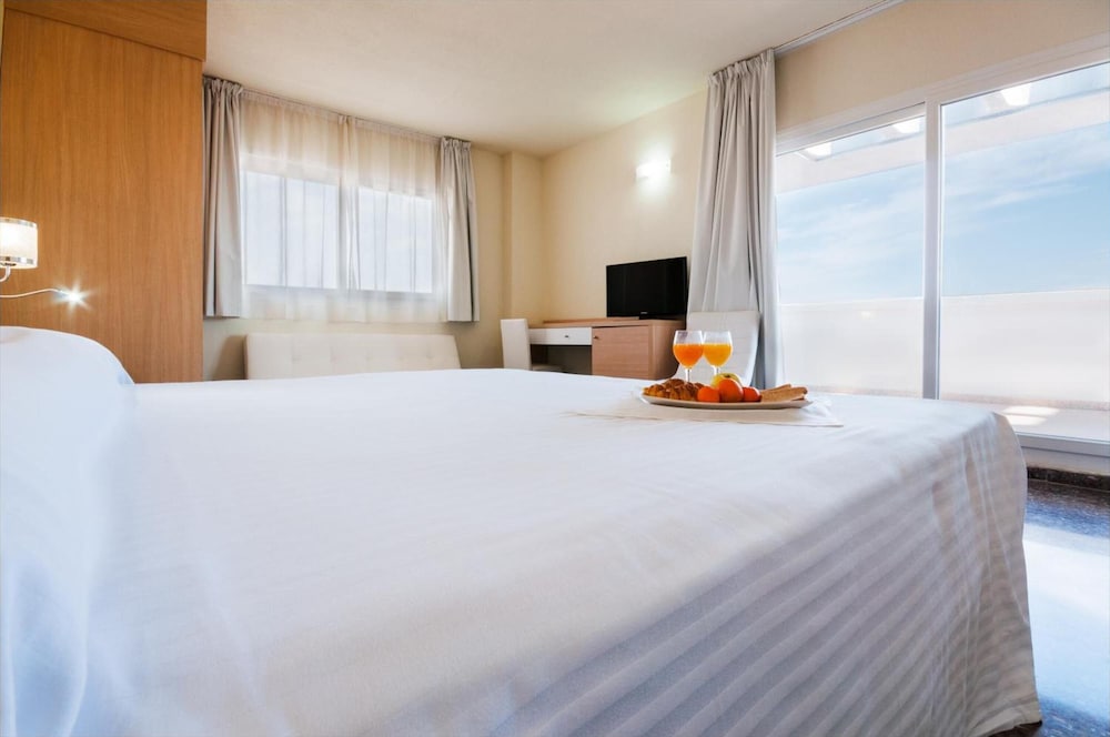 Фото Fontana Plaza