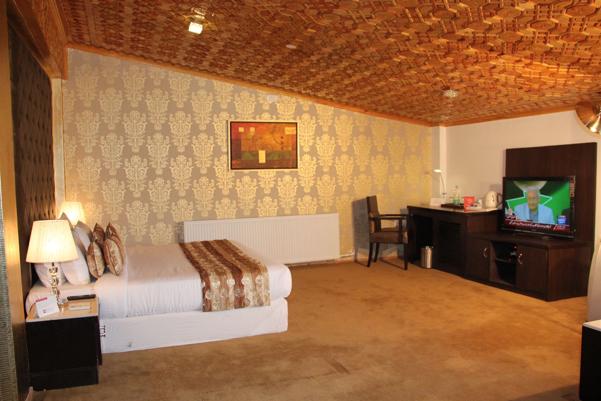 Фото Batra Hotel