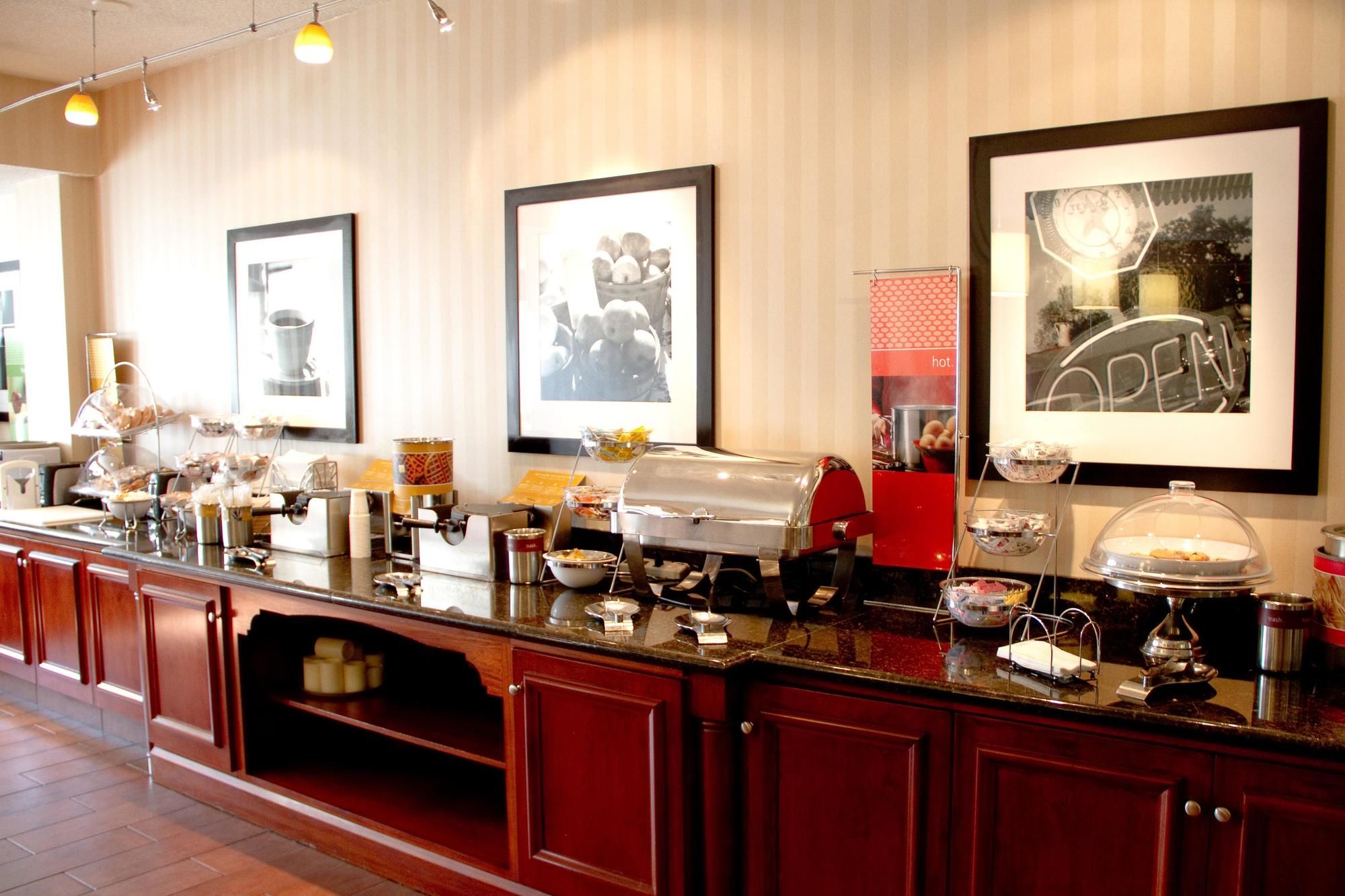 Фото Hampton Inn Charleston-Downtown