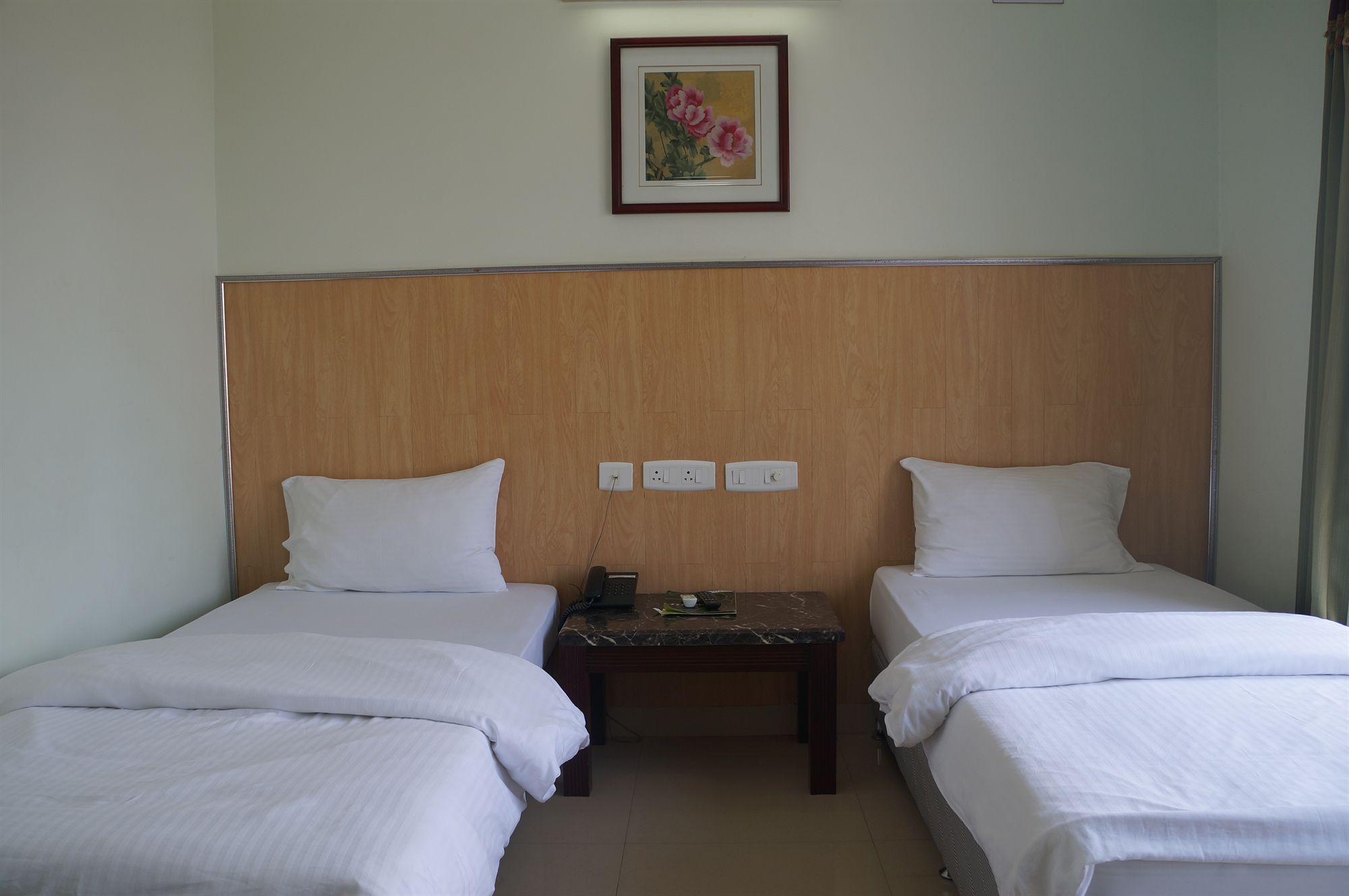 Фото Lotels Hotel