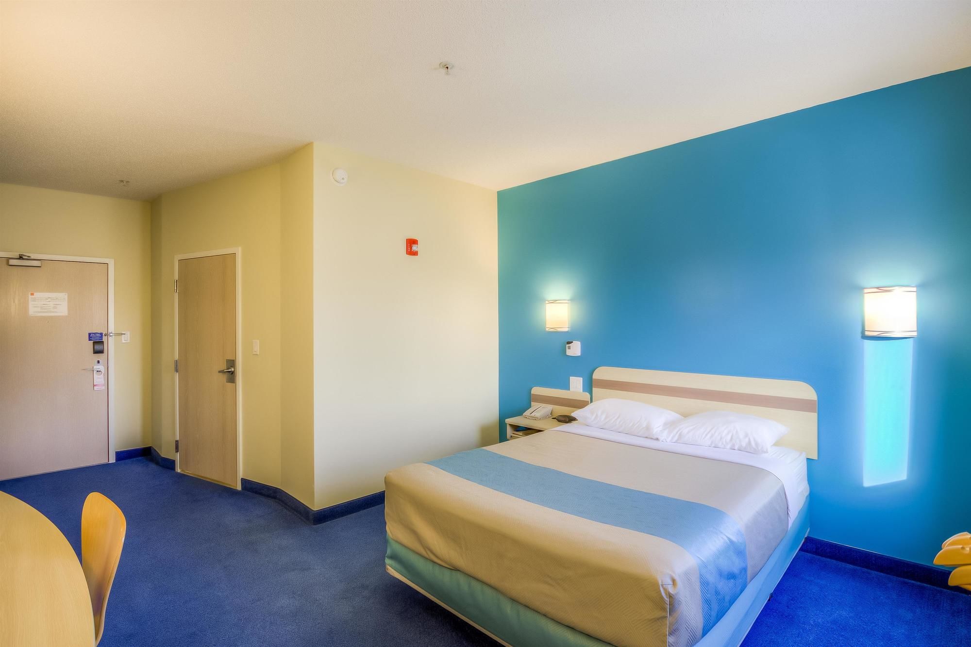 Фото Motel 6 Estevan Sk