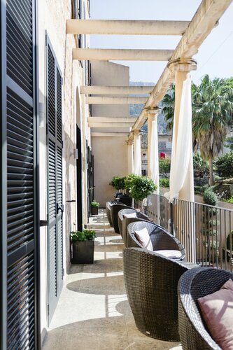 Гостиница L'Avenida Hotel в Сольере