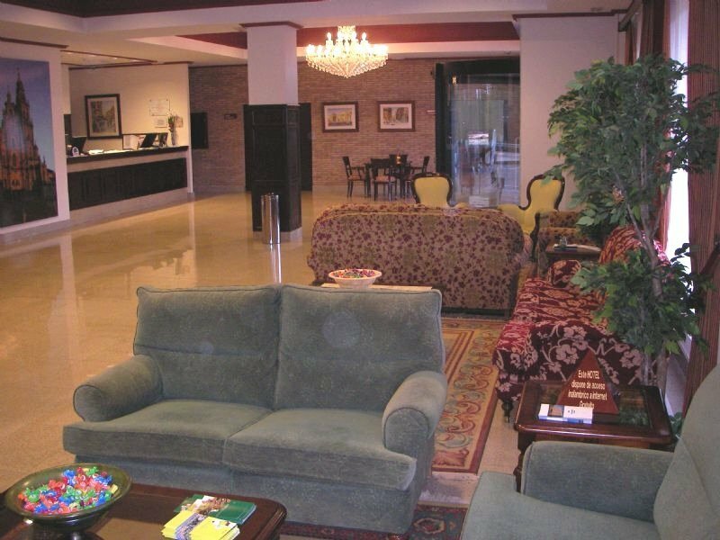Фото Hotel Santiago de León