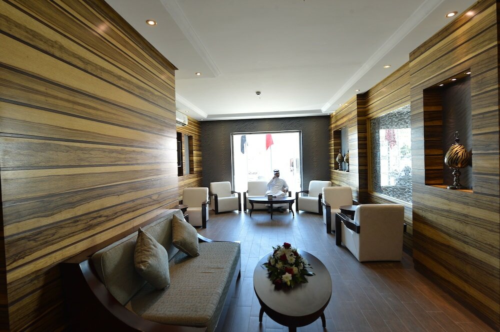 Фото La Fontaine Al Shorouq Suites