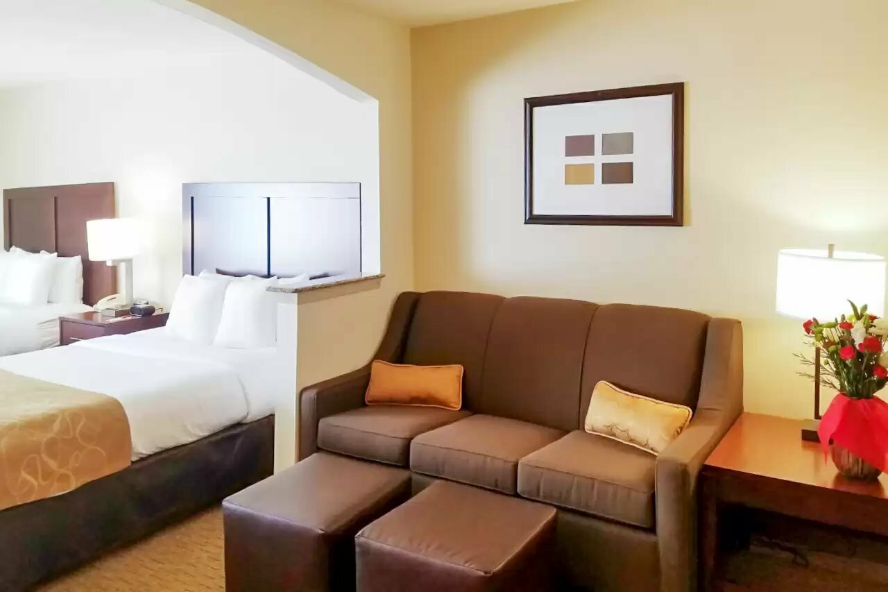 Фото Comfort Suites Las Colinas Center