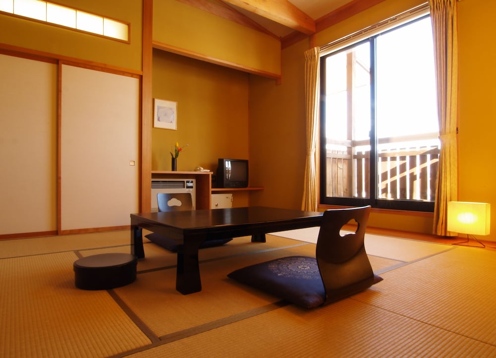 Фото Hakuba Alpine Hotel