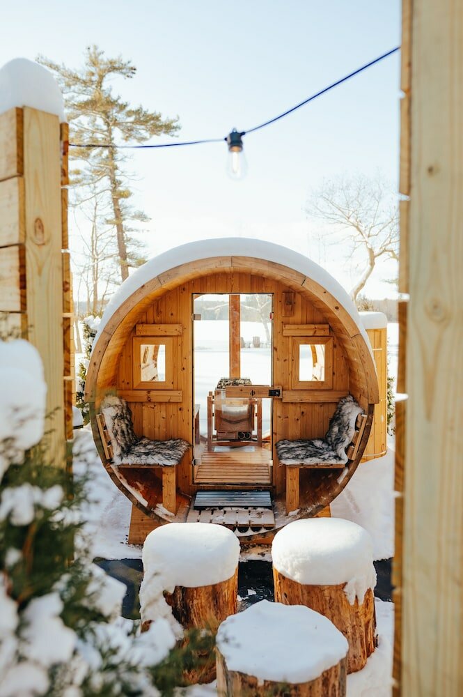 Фото Wolf Cove Inn