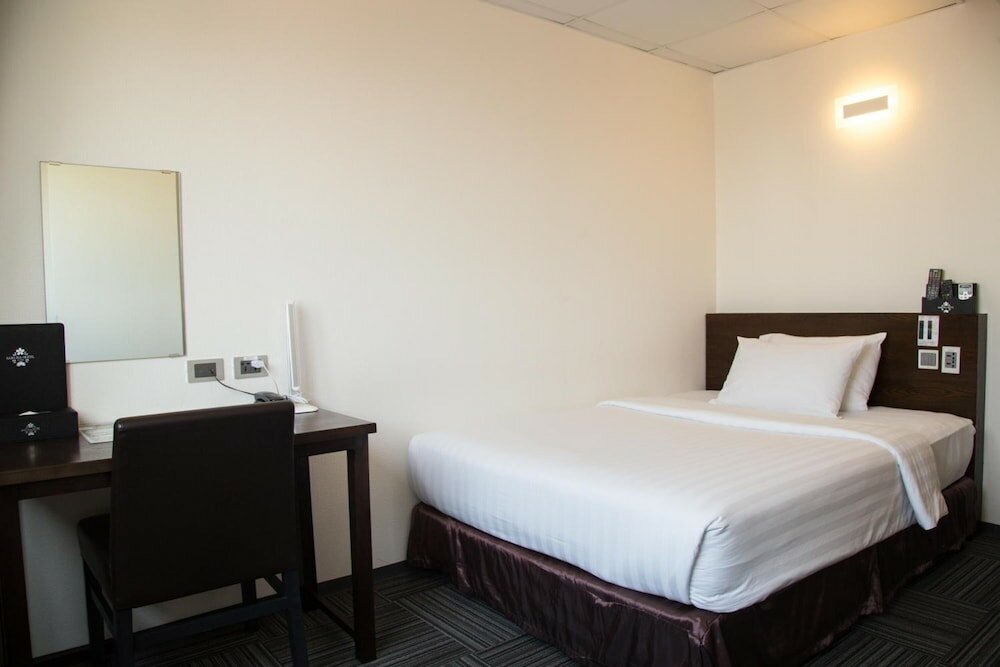 Фото Sakura Hotel 3