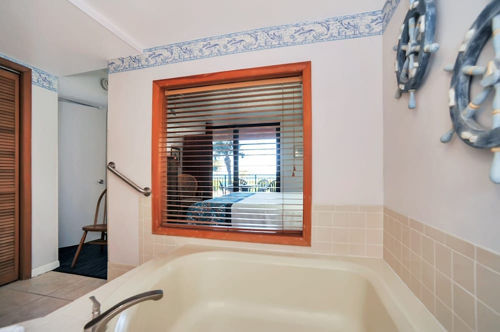 Фото Oceanique Resort by Capital Vacations