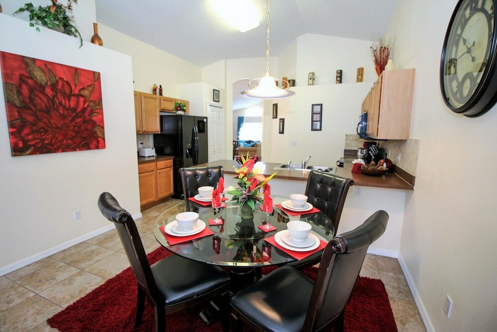 Фото Allamanda Holiday Home 4 Bedroom