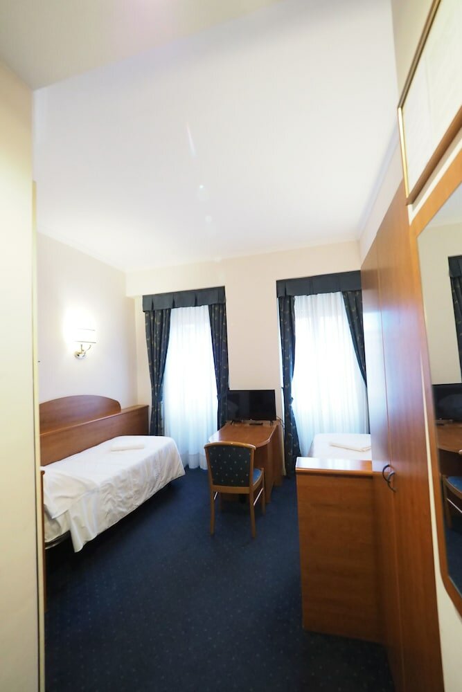 Фото Hotel Laura