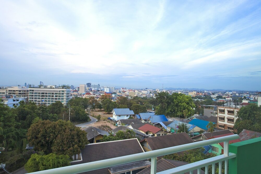 Фото Wiz Hotel Pattaya