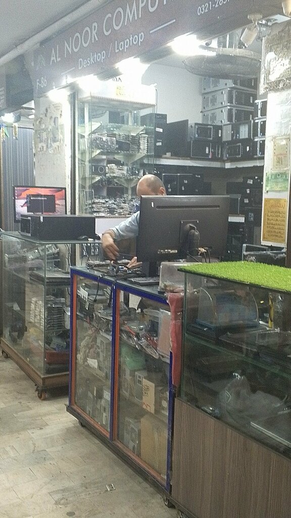 Electronics store Sony Compunet, Karachi, photo